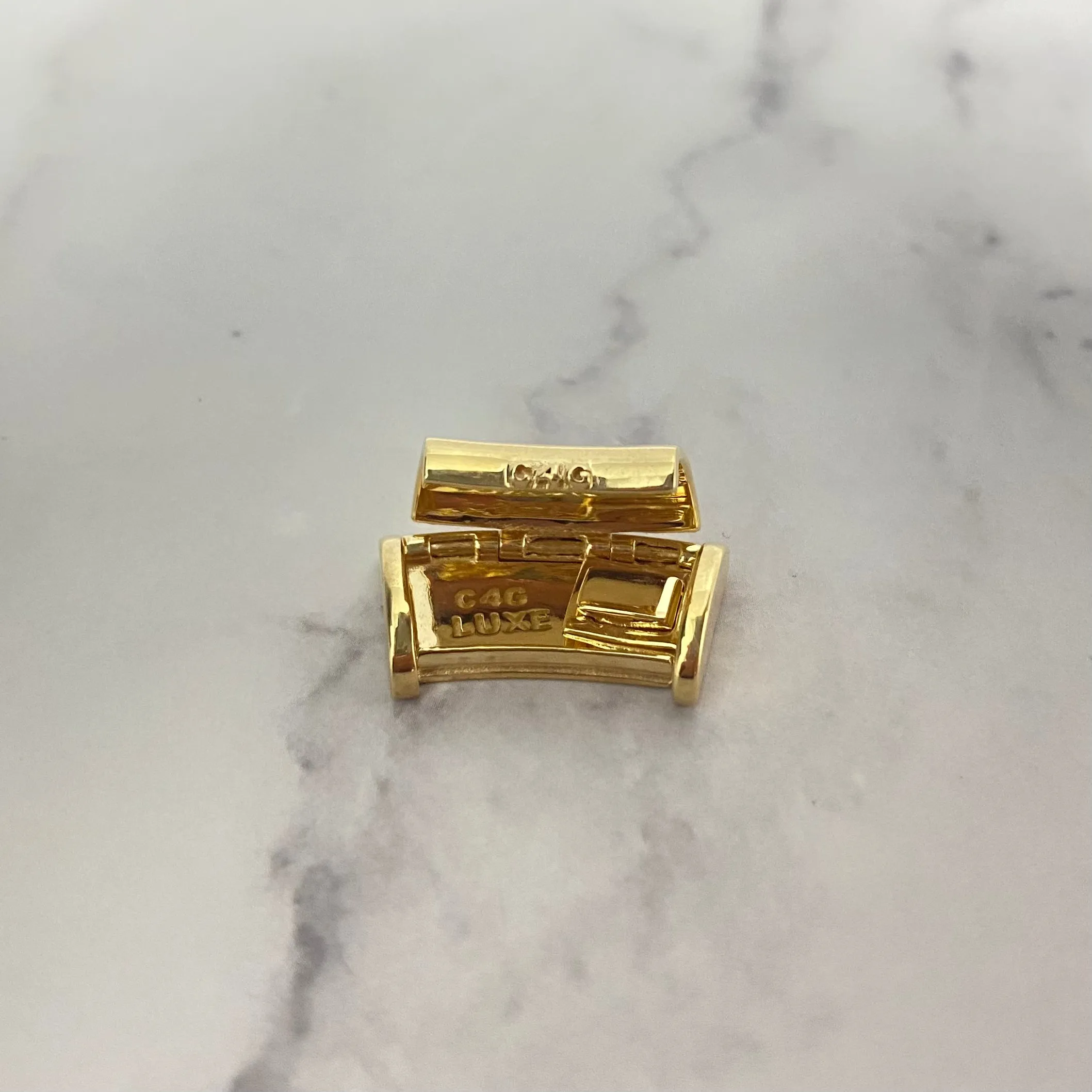 14K Yellow Gold Plain Sleek Lock / 6.7gr / 11mm / 0.8in