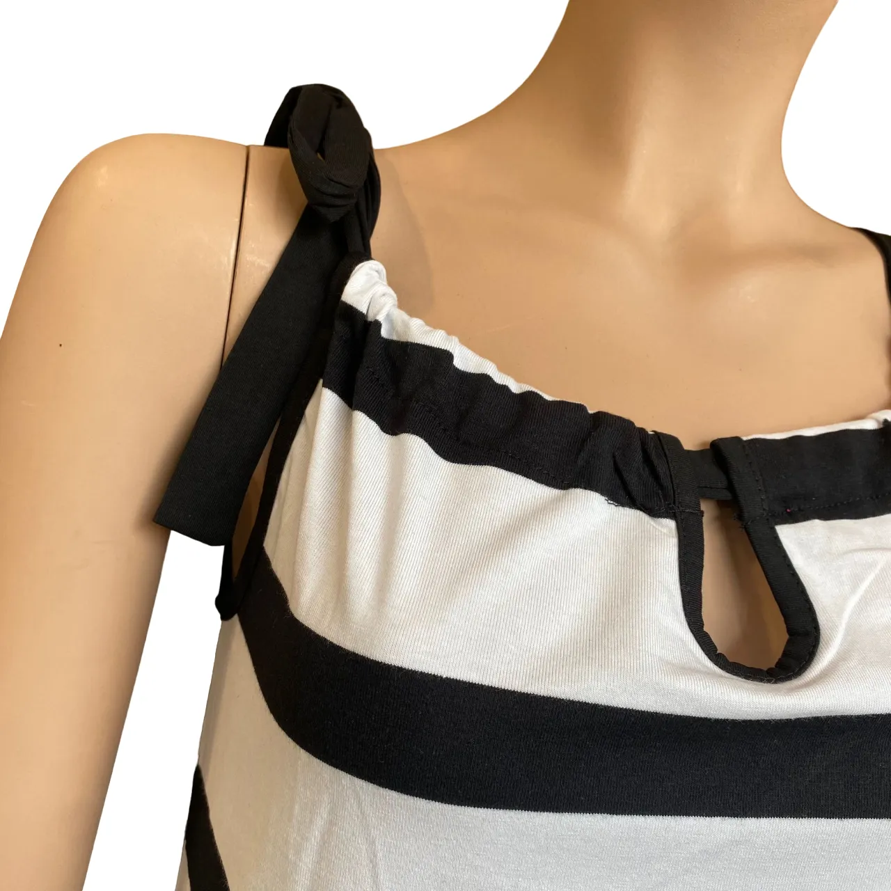Astrolabio vestito da donna a fasce bianche e nere M78H 500