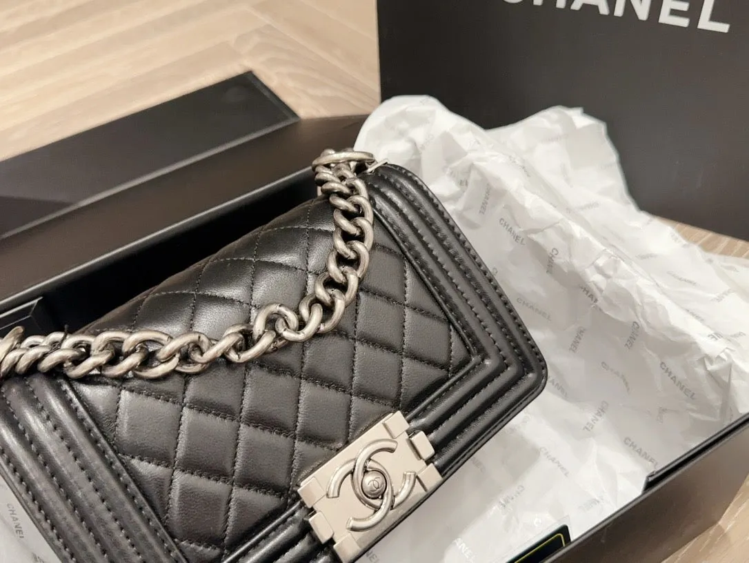 CC894 Small BOY CC Handbag / 4.7 × 8 × 3.3 in