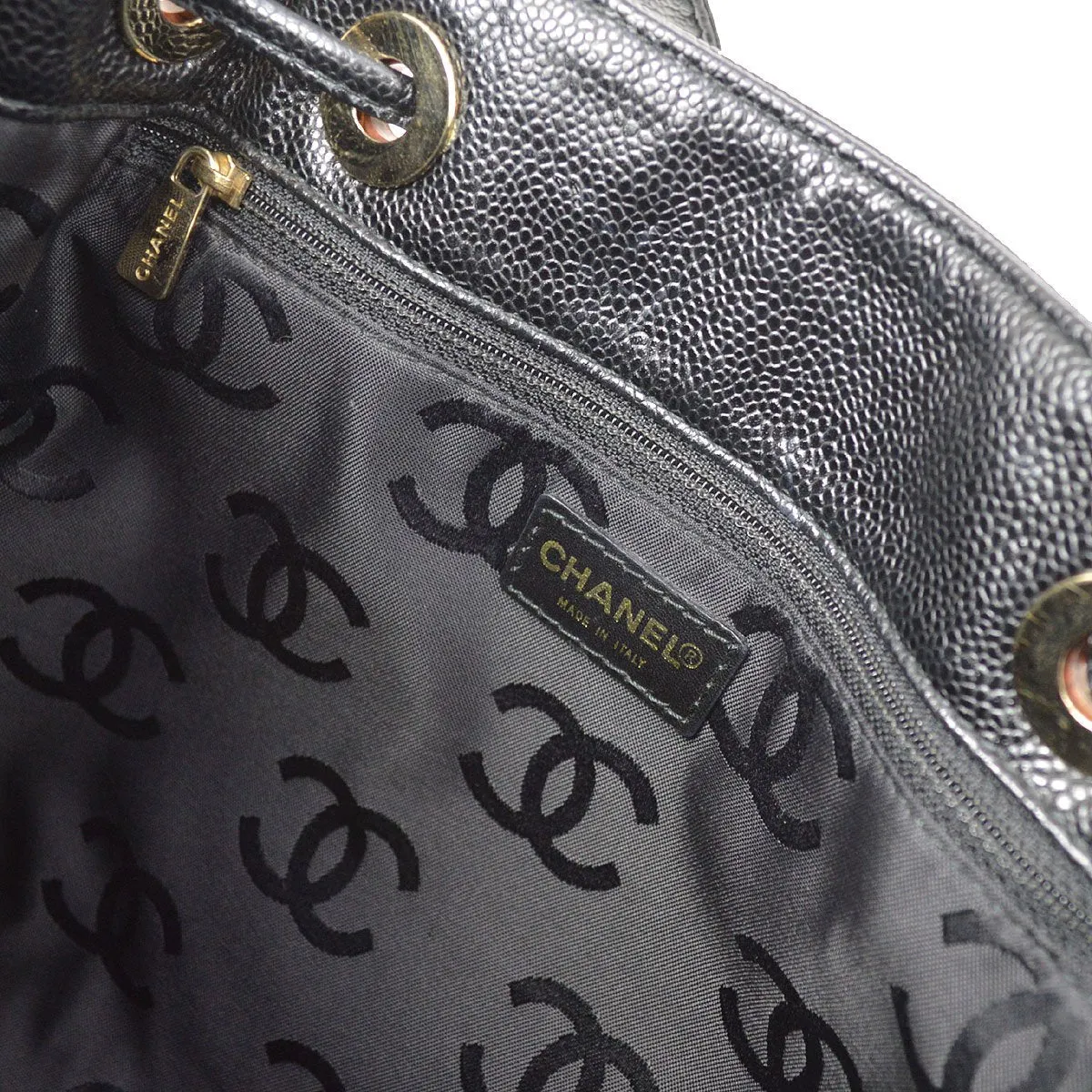 CHANEL 2001-2003 CC Handbag Black Caviar ao31527