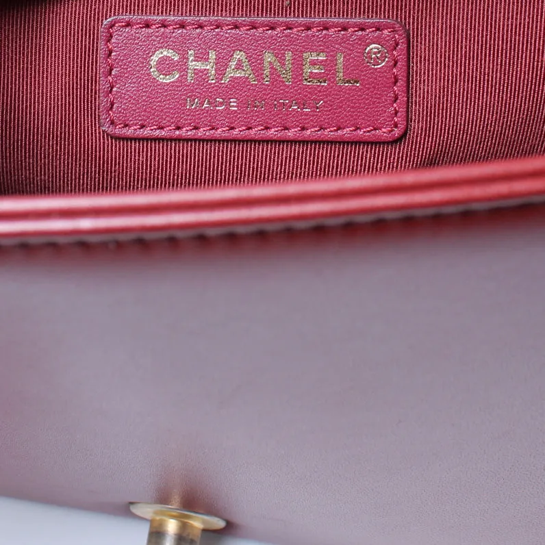 Chanel Boy Flap Medium New Lambskin 21M