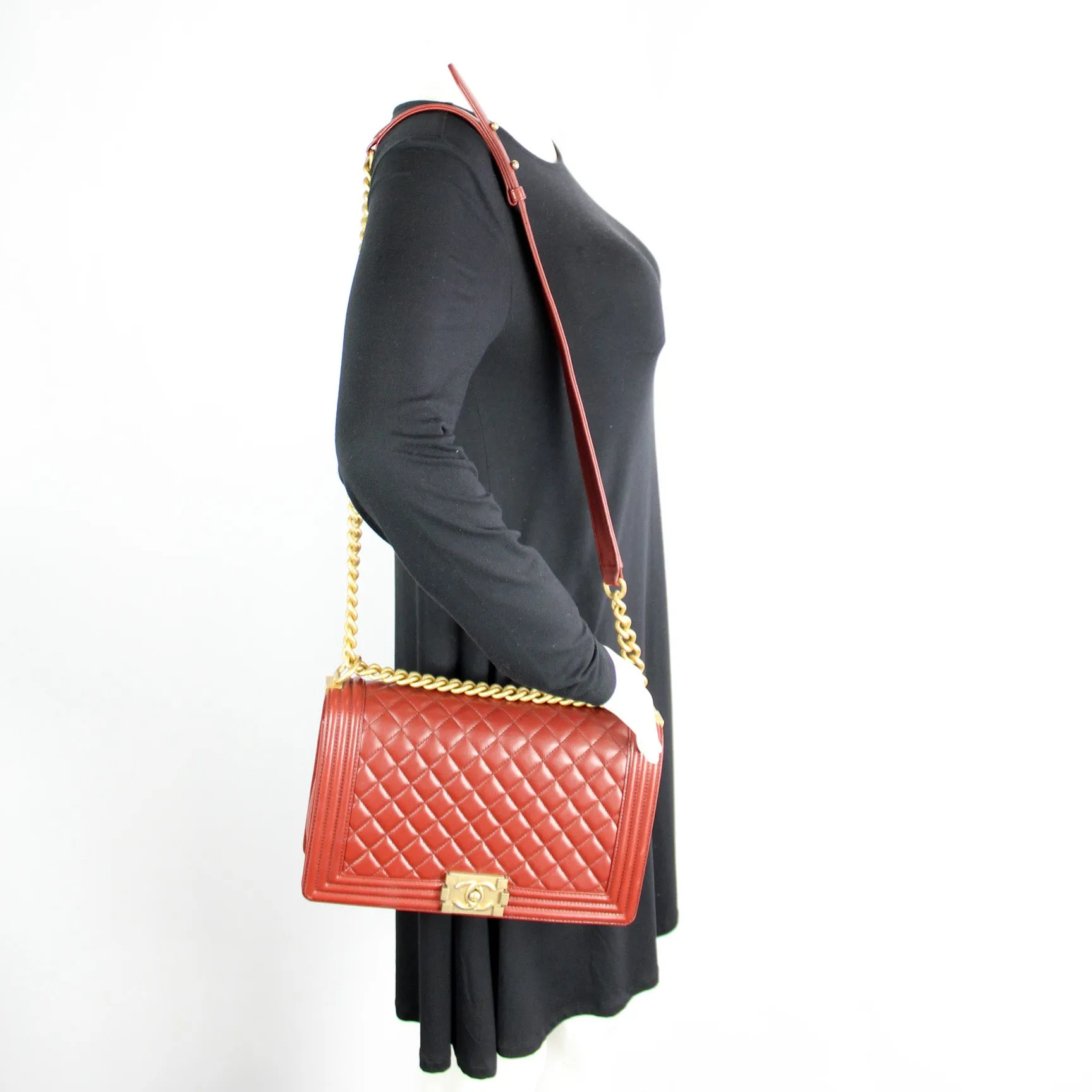 Chanel Boy Flap Medium New Lambskin 21M