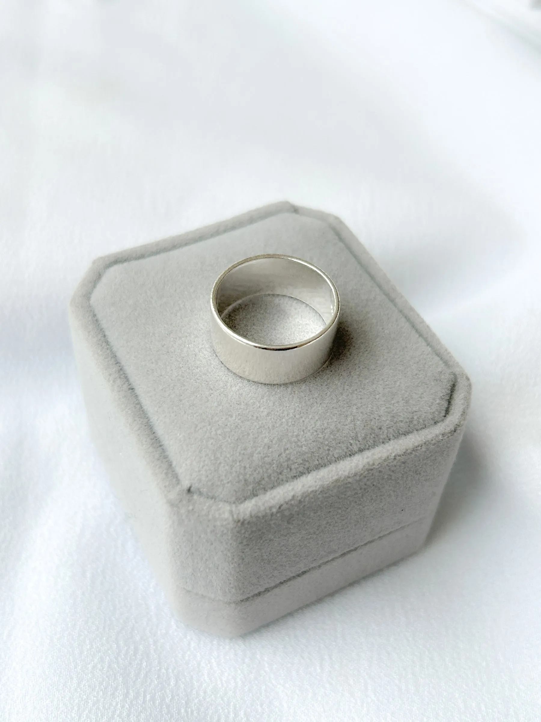 Flat 999 Plain Ring 8mm N