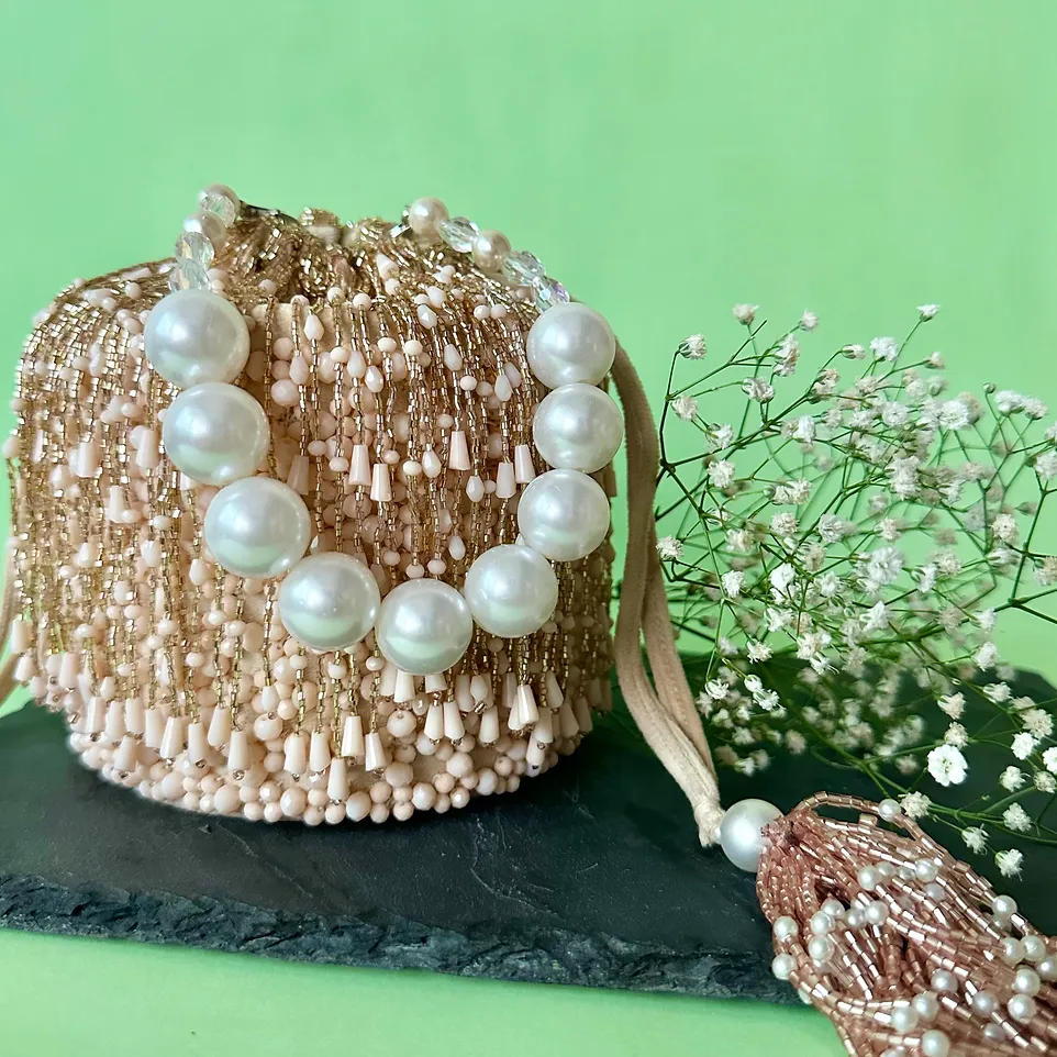Frost Tassel Bucket