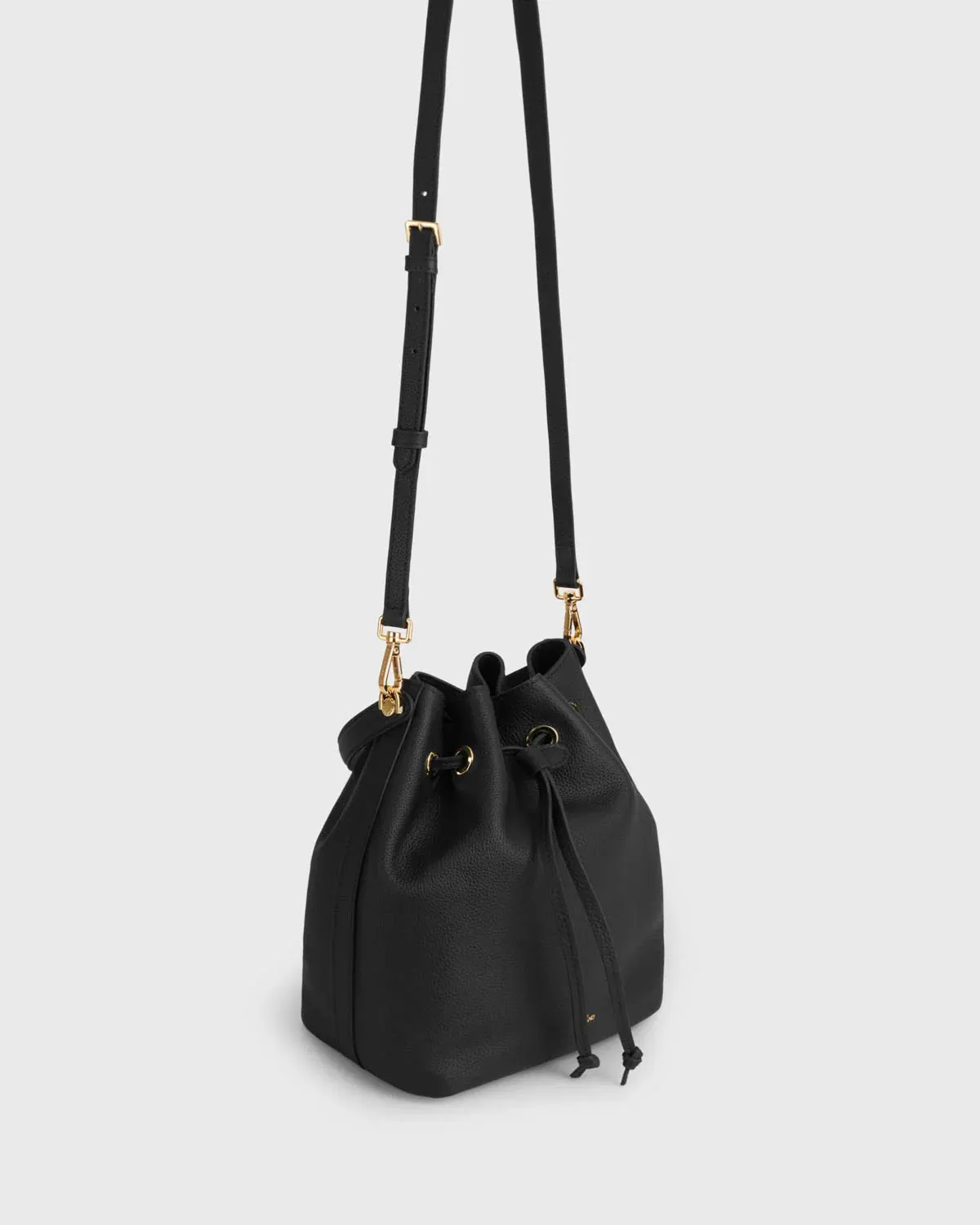 Gianna Bucket Bag - TLHB3811LN3NH4