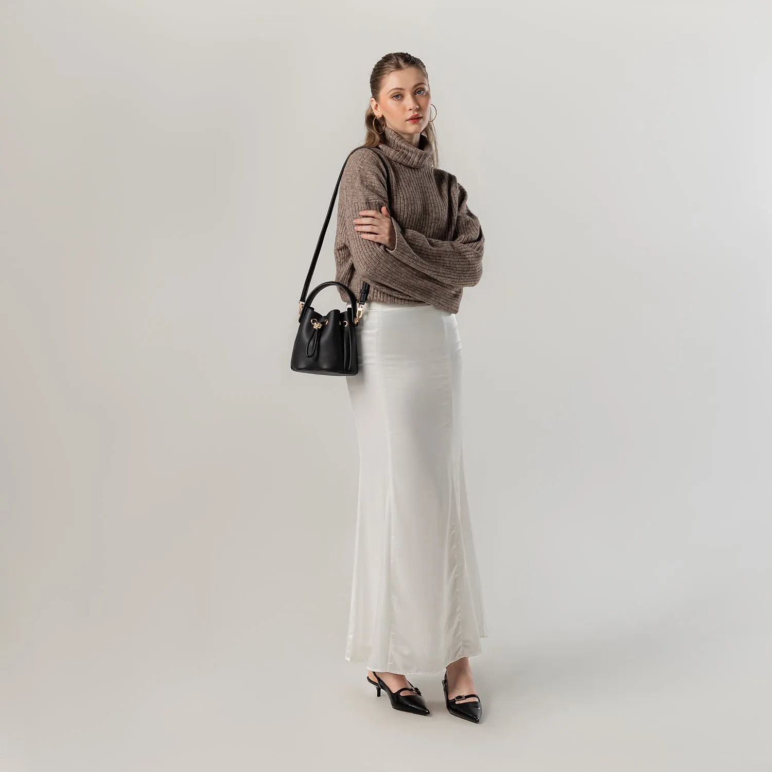 Knoty Bucket Bag