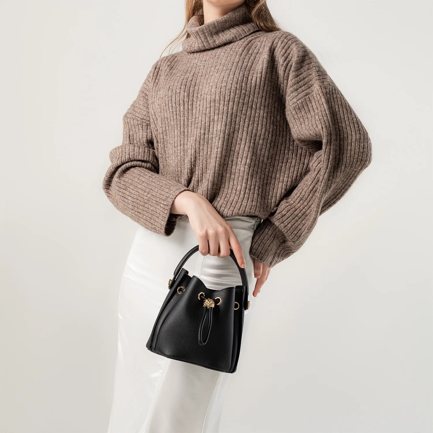 Knoty Bucket Bag