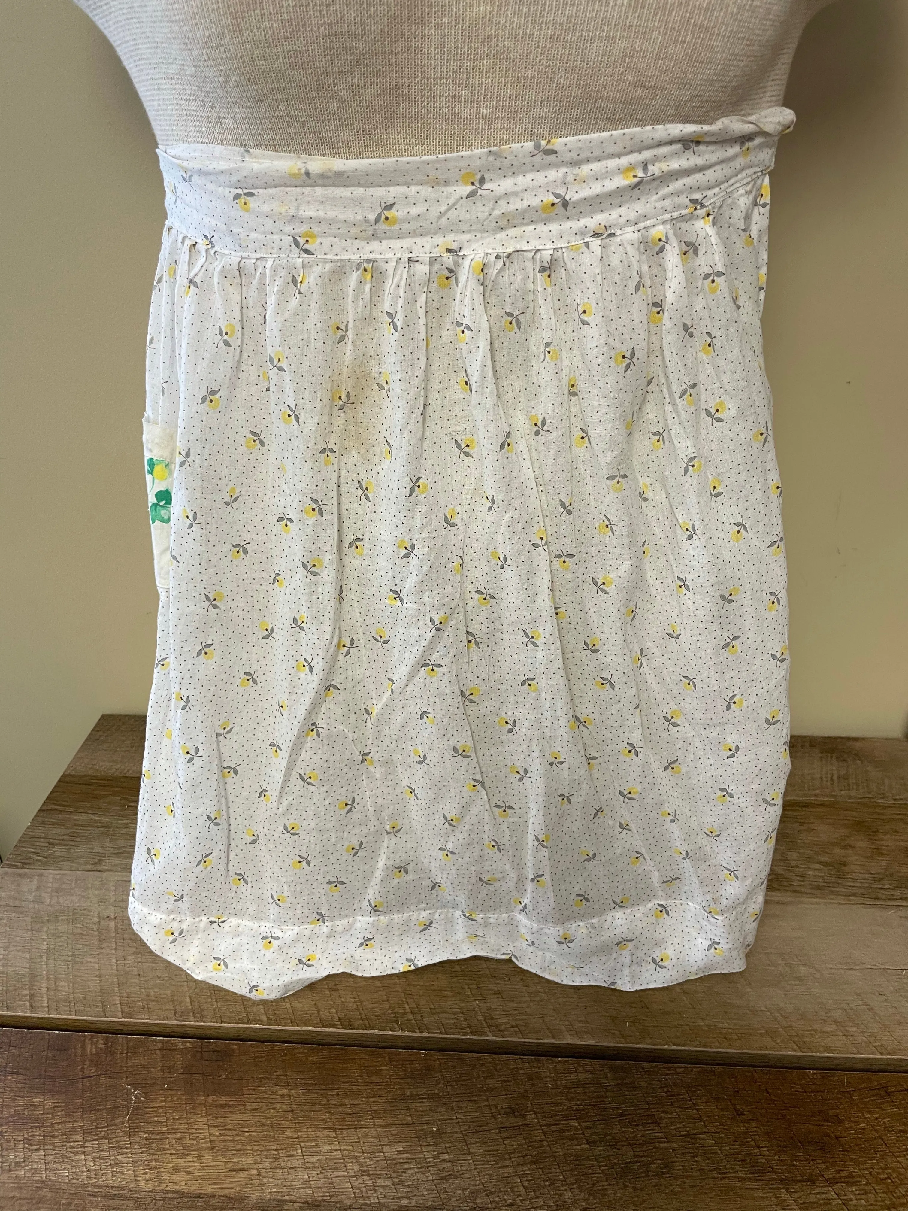 <€€ Vintage KITCHEN Half APRON Handmade Country Farm Yellow Flowers Cotton Stained