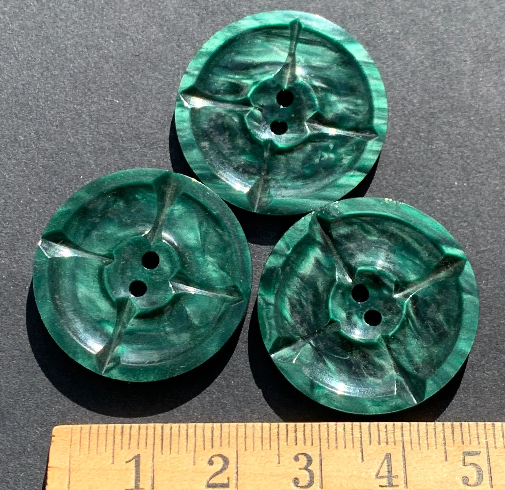 Mottled Forest Green 2.7cm Vintage Lucite Buttons