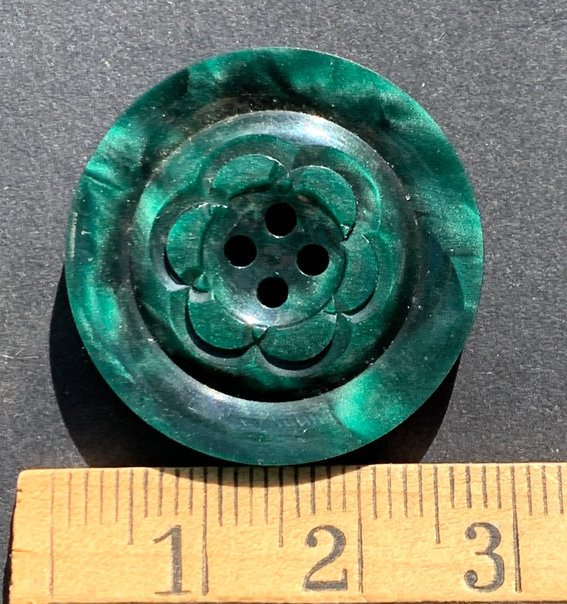 Mottled Forest Green 2.7cm Vintage Lucite Buttons