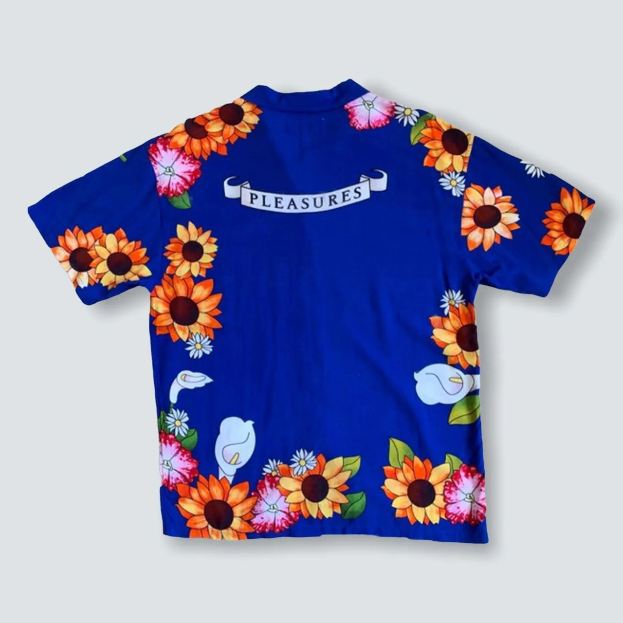 PLEASURES ‘Gangster’ Blue short sleeve shirt button up (L)