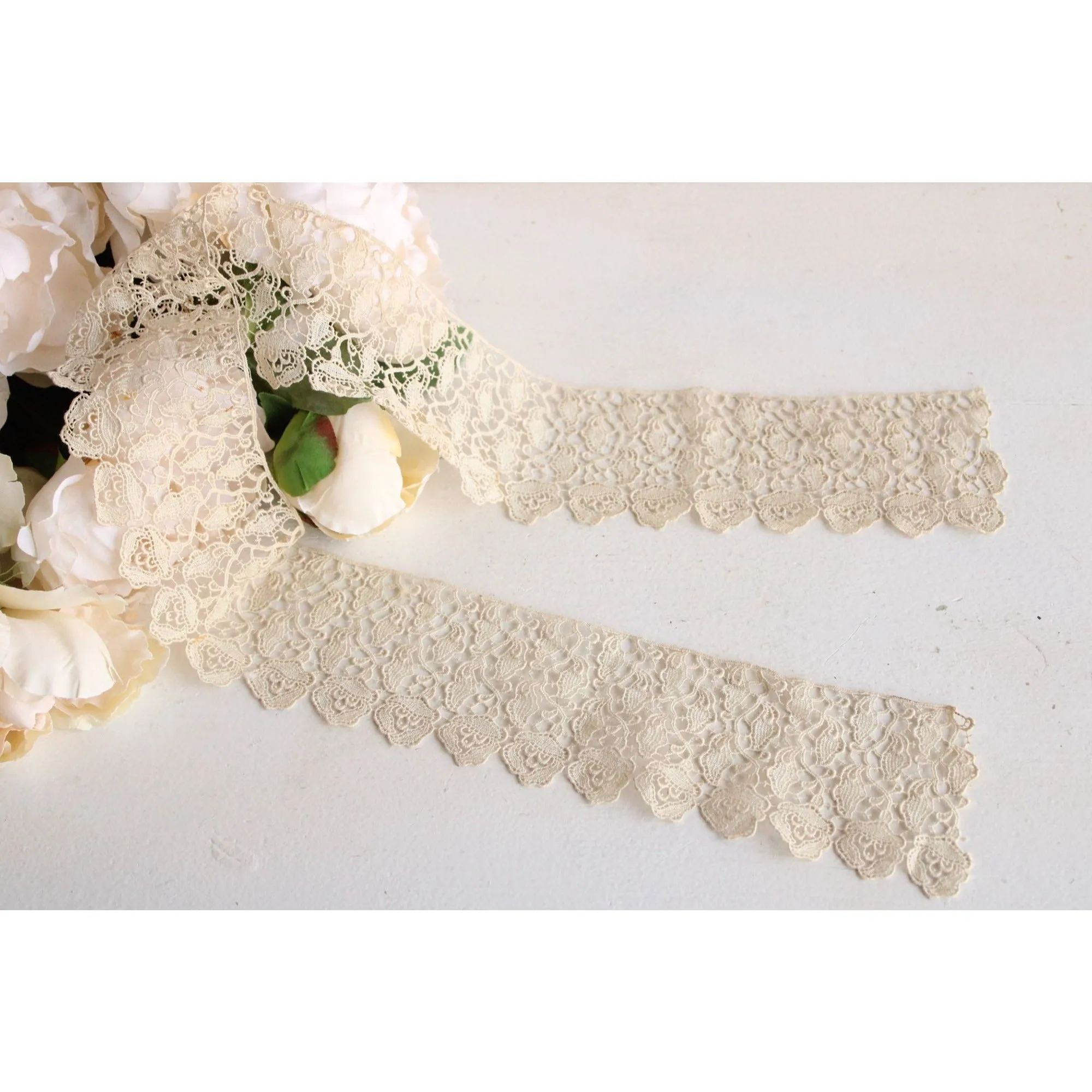 Vintage 1930s 1940s Lace / Ivory Wide Lace Trim 3" / 1 Yard