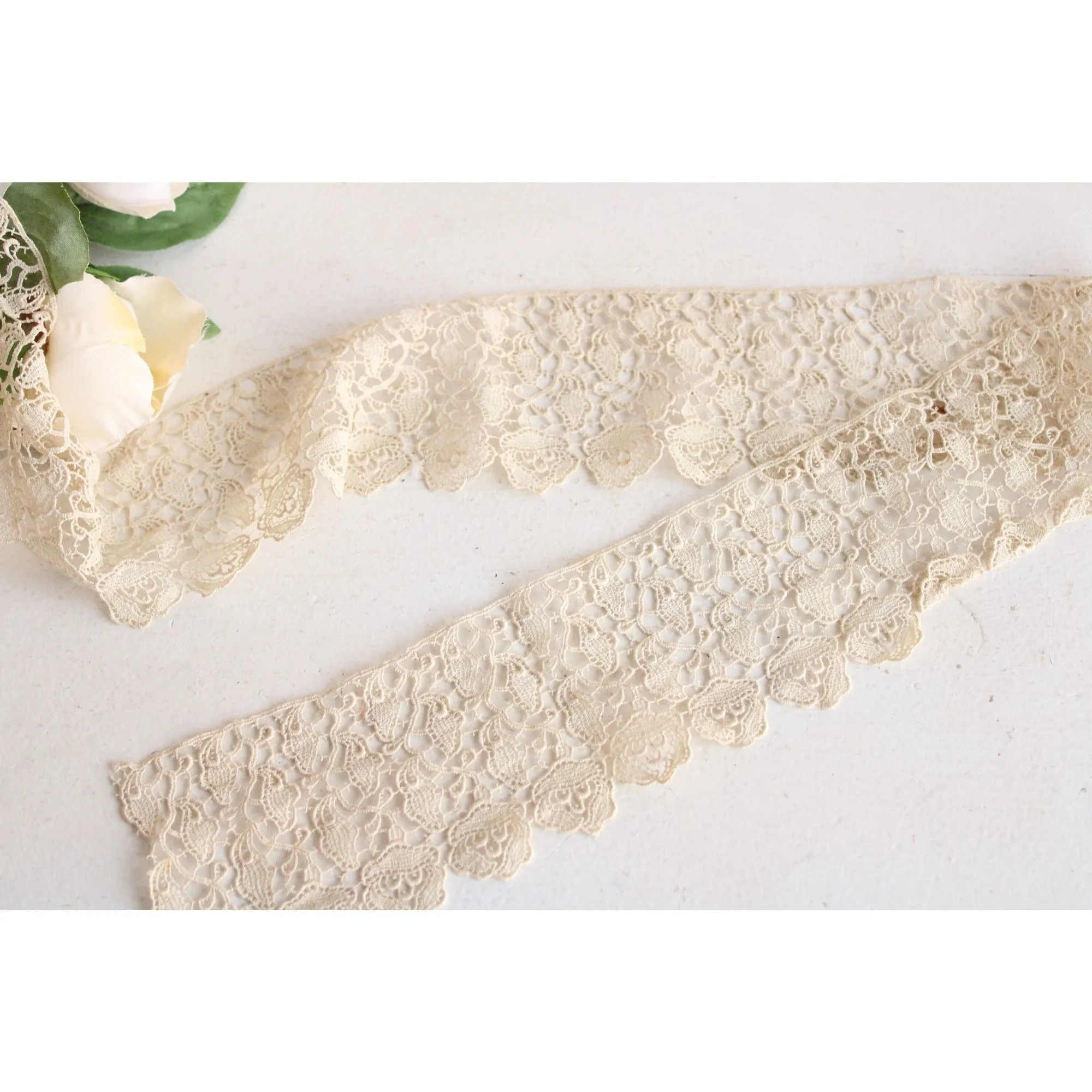 Vintage 1930s 1940s Lace / Ivory Wide Lace Trim 3" / 1 Yard