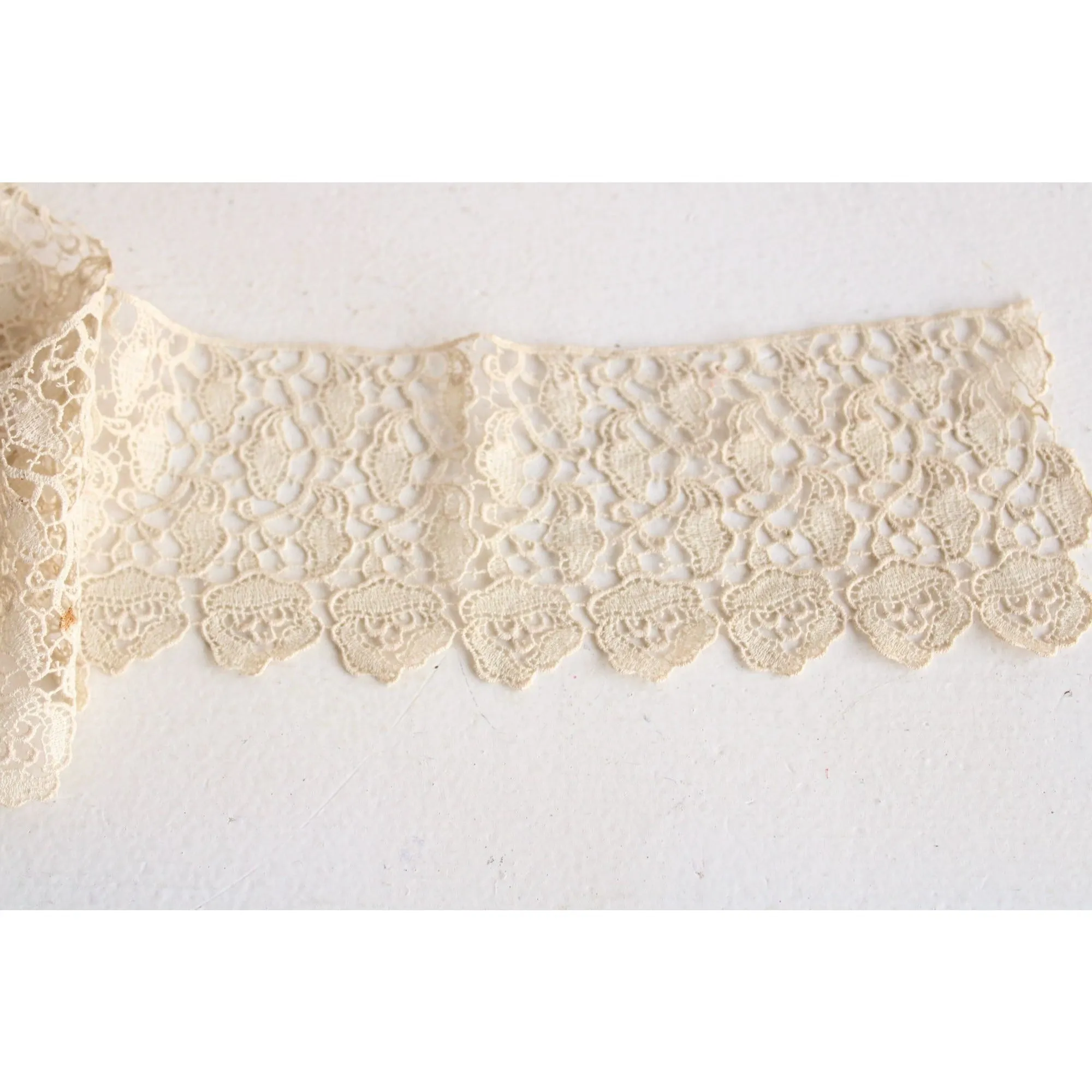 Vintage 1930s 1940s Lace / Ivory Wide Lace Trim 3" / 1 Yard