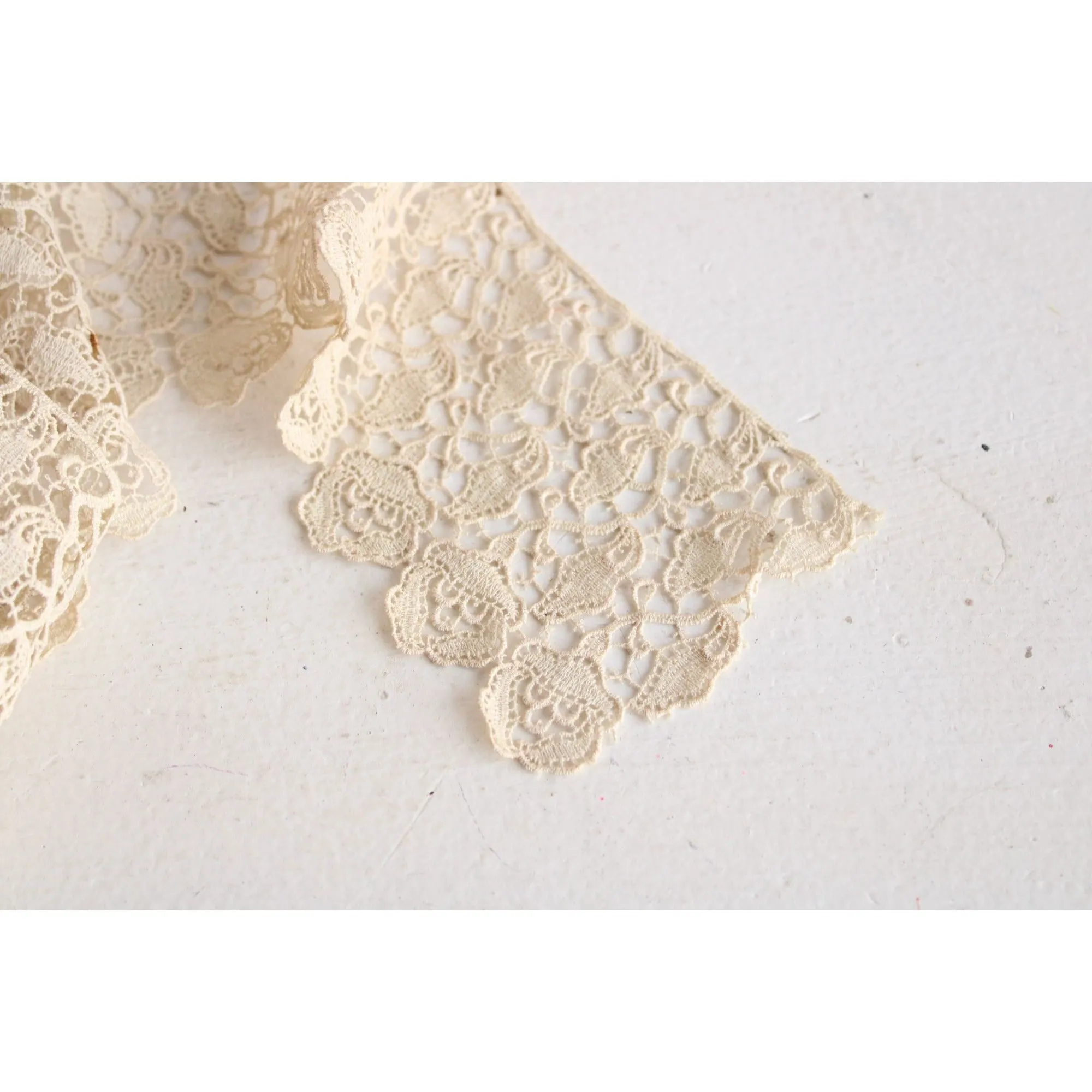 Vintage 1930s 1940s Lace / Ivory Wide Lace Trim 3" / 1 Yard