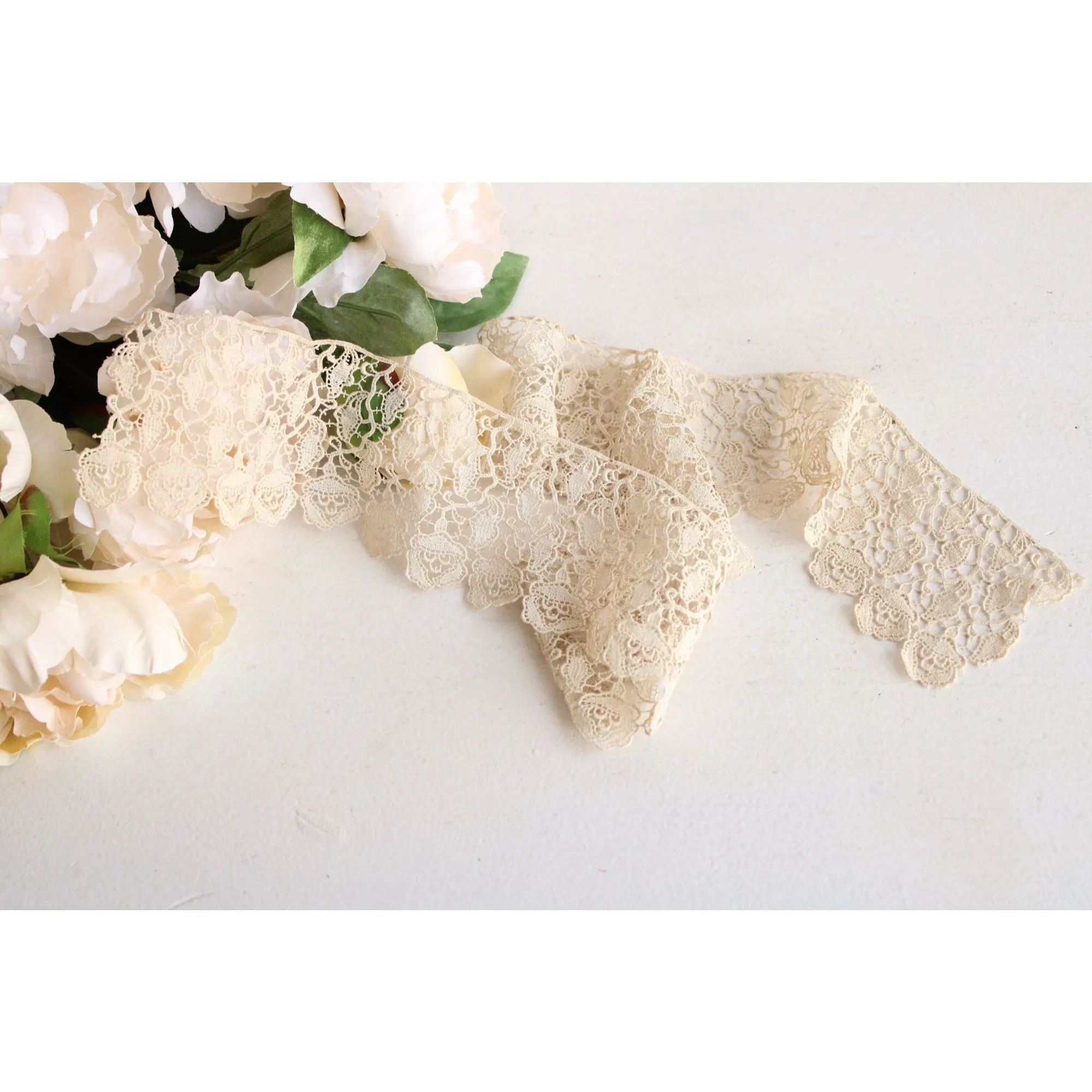 Vintage 1930s 1940s Lace / Ivory Wide Lace Trim 3" / 1 Yard