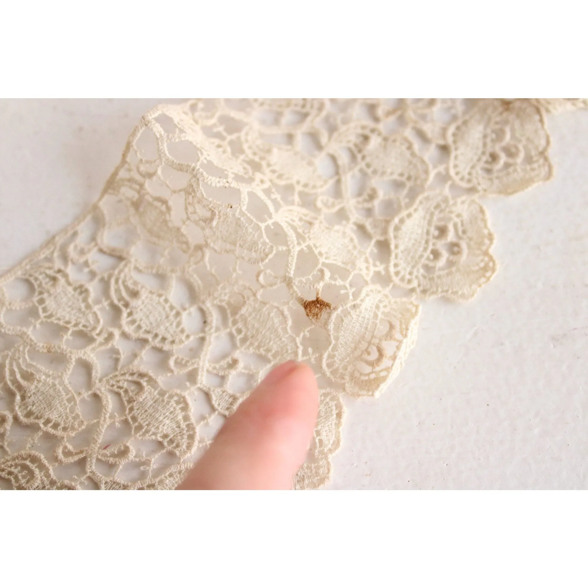 Vintage 1930s 1940s Lace / Ivory Wide Lace Trim 3" / 1 Yard