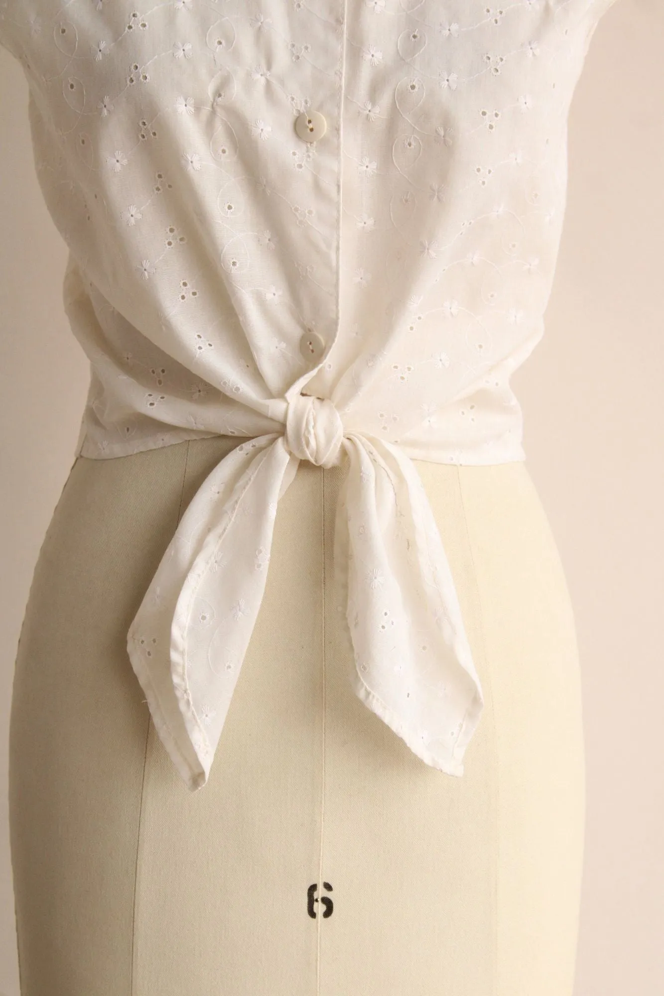 Vintage 1980s Niki-Lee White Eyelet Blouse