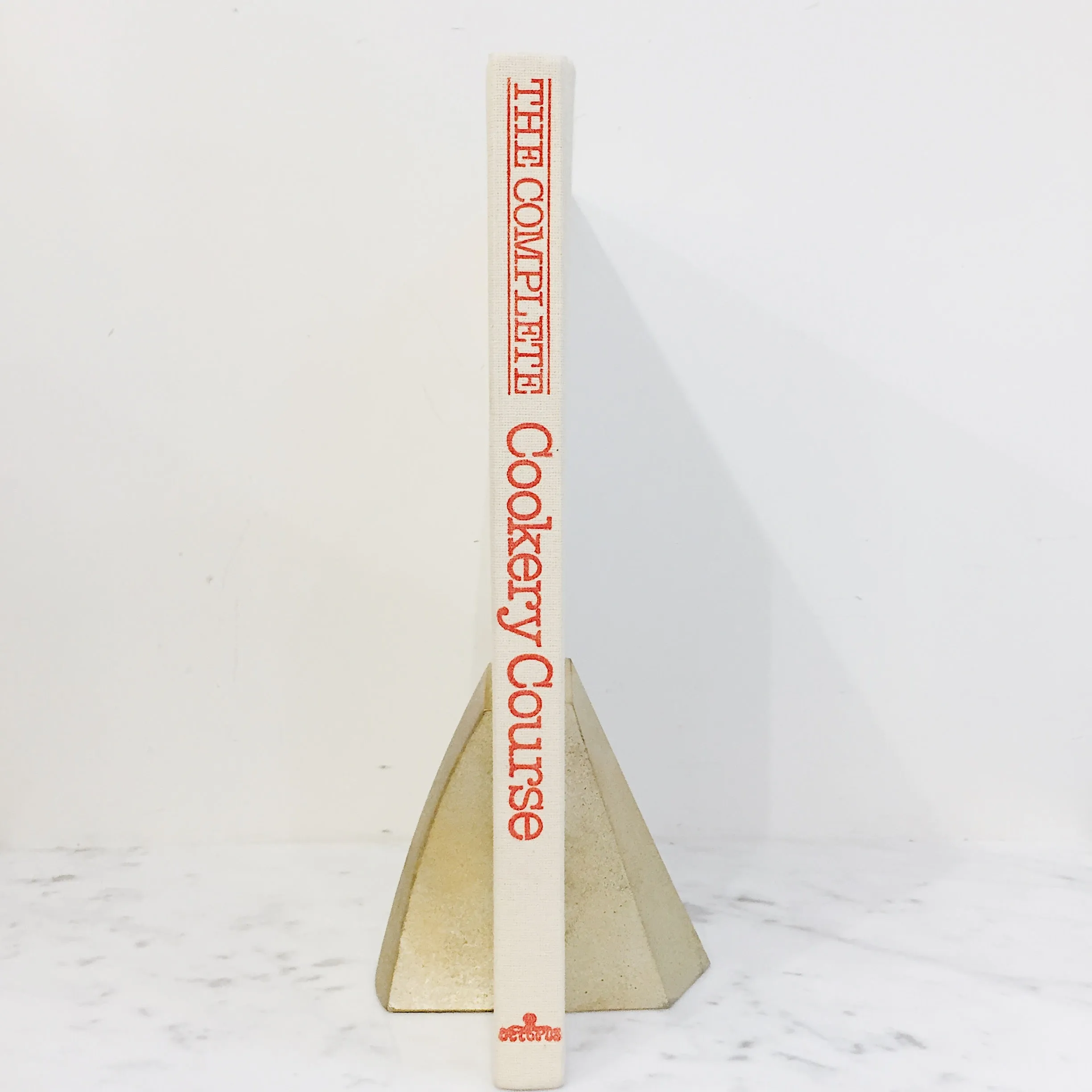 Vintage Cookbook: The Complete Cookery Course