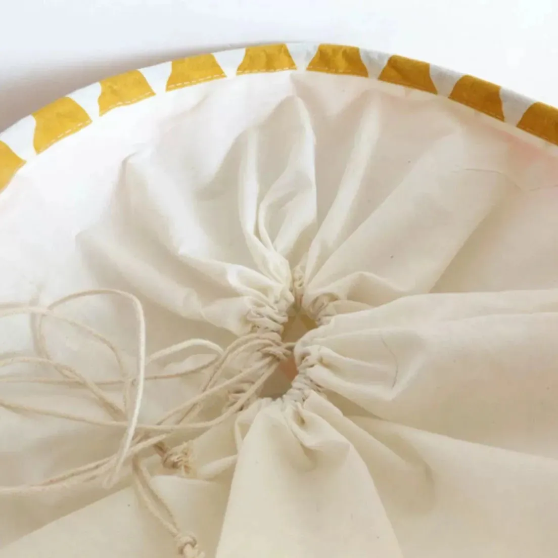 Vintage Fabric Foldable Dustproof Hamper